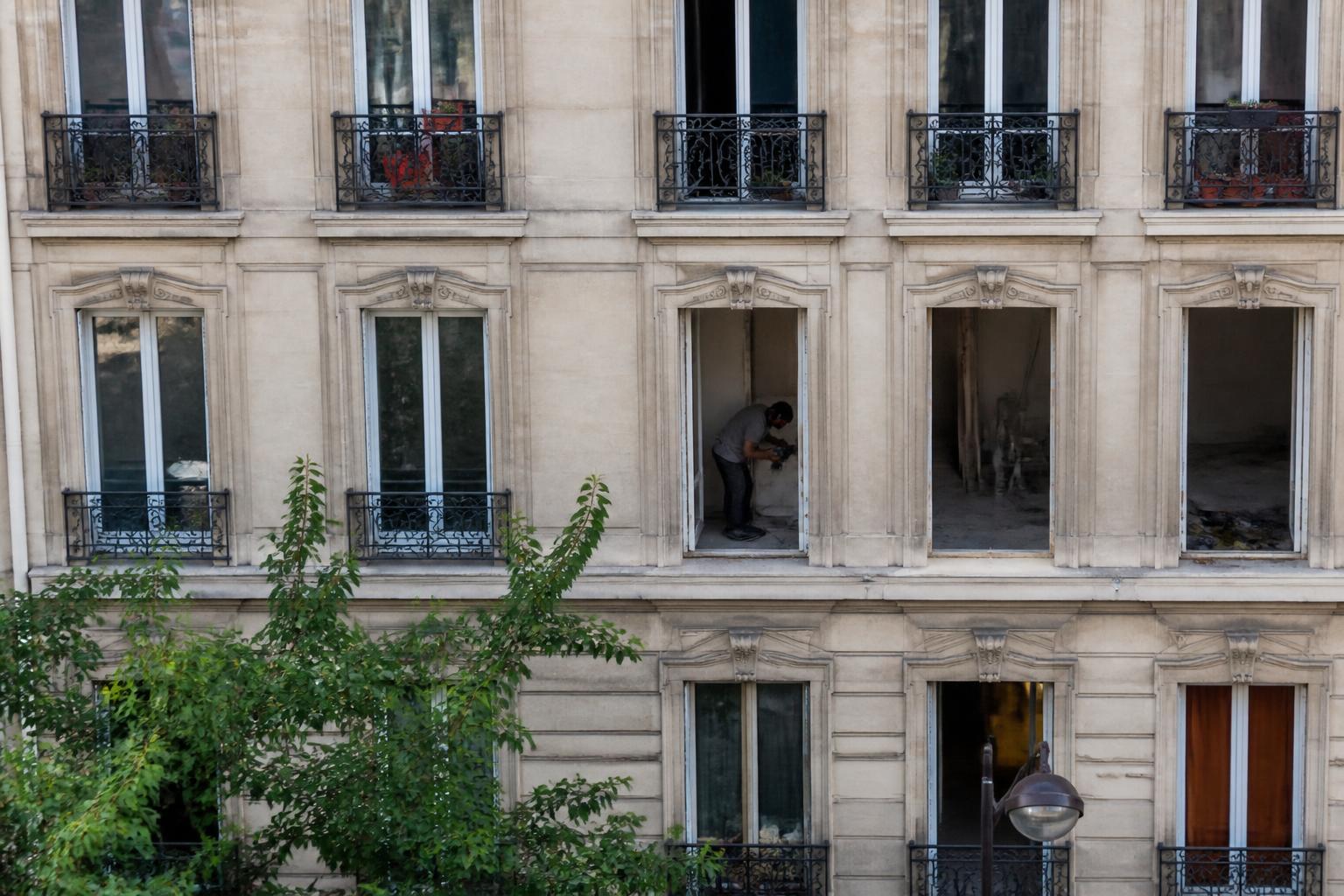 découvrez ce que la loi française prévoit concernant les horaires autorisés pour les travaux afin de limiter les nuisances sonores et préserver la tranquillité de tous.